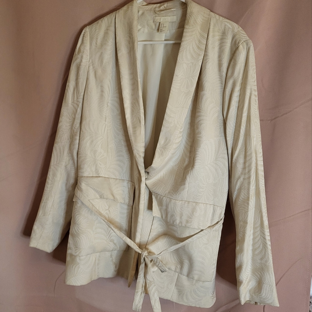 Chic Cream Blazer with Textured Design